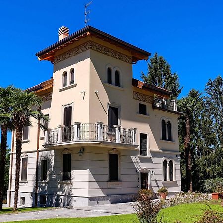 Villa Chiara B&B Biandronno Exteriör bild