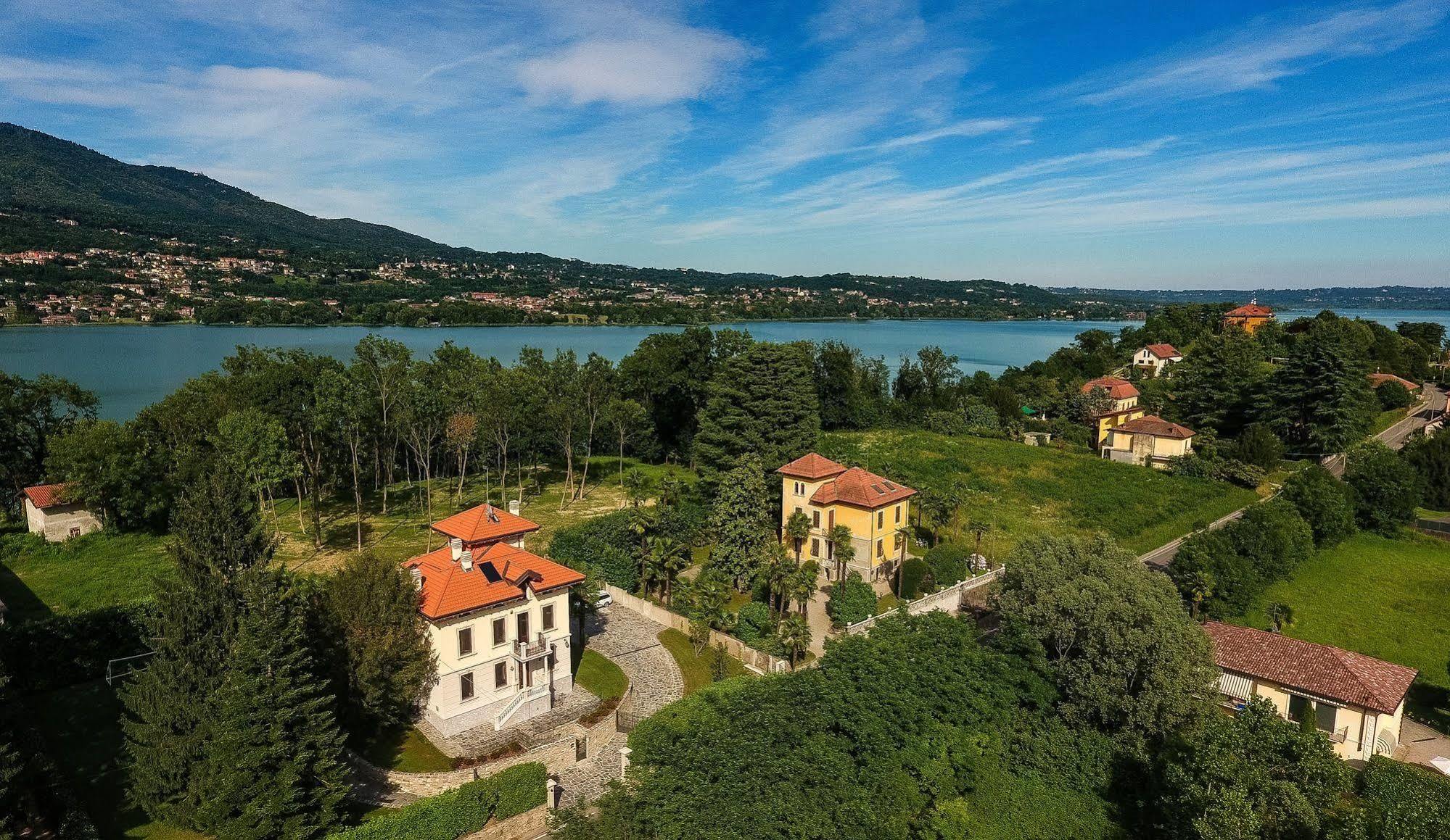 Villa Chiara B&B Biandronno Exteriör bild